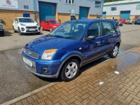 Used Ford Fusion Zetec 80 HP (58 kW) 2010 Blue Hatchback