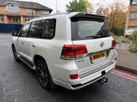 Used Toyota Land Cruiser 271 HP (199 kW) 2015 White