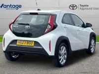 Used Toyota Aygo X PURE 72 HP (52 kW) 2023 White SUV