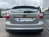 Used Ford Focus Zetec 125 HP (91 kW) 2011 Silver Hatchback