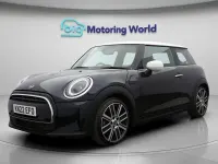 Begagnad Mini Cooper Exclusive 136 HK (100 kW) 2022 Svart Halvkombi