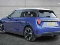 Używany Mini Cooper SE Hatch 158 kW (215 KM) 2024 Niebieski Hatchback