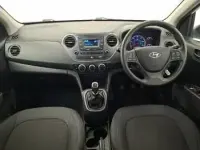 Used Hyundai i10 SE 66 HP (48 kW) 2017 White Hatchback
