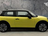Used Mini Cooper Hatch 154 HP (113 kW) 2024 Yellow Hatchback