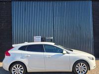 Used Volvo V40 SE Lux 190 HP (139 kW) 2016 White Estate