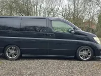 Usado Nissan Elgrand 2022 Negro Monovolumen
