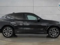 Gebraucht BMW X4 M Sport 190 PS (139 kW) 2025 Schwarz SUV