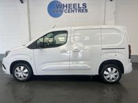 Used Vauxhall Combo S 100 HP (73 kW) 2023 White MPV