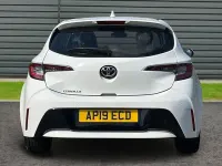 Used Toyota Corolla 116 HP (85 kW) 2019 White Hatchback