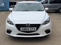 Used Mazda 3 100 HP (73 kW) 2015 White Hatchback
