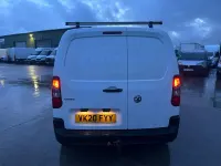 Begagnad Vauxhall Combo Edition 100 HK (73 kW) 2020 Vit Minibuss
