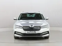 Usado Skoda Superb SE Technology 218 CV (160 kW) 2021 Plateado Familiar