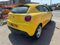 Used Alfa Romeo MiTo Distinctive 120 HP (88 kW) 2011 Yellow Hatchback