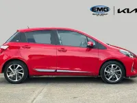 Używany Toyota Yaris 111 KM (81 kW) 2020 Czerwony Hatchback