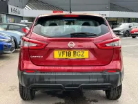 Używany Nissan Qashqai Acenta 2018 Czerwony SUV