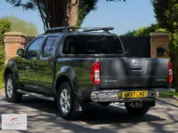 Begagnad Nissan Navara 174 HK (127 kW) 2007 Grå Pickup