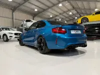 Begagnad BMW M2 Comfort Edition 370 HK (272 kW) 2017 Blå Sportkupé