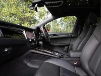 Used Porsche Macan S 374 HP (275 kW) 2025 Red SUV