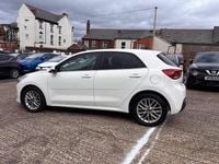 Used Kia Rio 2019 White Hatchback