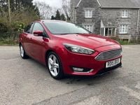 Used Ford Focus Titanium 120 HP (88 kW) 2015 Red Hatchback