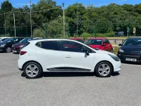 Used Renault Clio Dynamique 75 HP (55 kW) 2016 White Hatchback