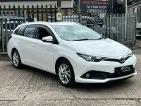 Used Toyota Auris Hybrid 2018 White Estate