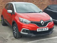 Used Renault Captur Play 90 HP (66 kW) 2018 Red SUV