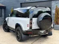 Uusi Land Rover Defender S 2026 Harmaa Katumaasturi