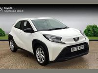 Used Toyota Aygo X PURE 72 HP (52 kW) 2023 Pure white SUV