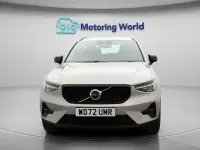 Usado Volvo XC40 Plus 211 CV (155 kW) 2023 Plateado SUV