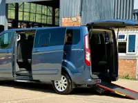Begagnad Ford Tourneo Custom Titanium 2020 Blå Van