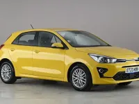 Usado Kia Rio 84 HP (61 kW) 2022 Amarelo Citadino