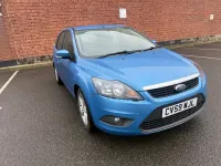 Usado Ford Focus Zetec 100 HP (73 kW) 2009 Azul Citadino