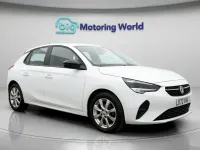 Usado Vauxhall Corsa Design Edition 75 HP (55 kW) 2022 Branco Citadino