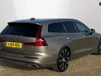 Usado Volvo V60 Inscription 190 HP (139 kW) 2018 Cinzento Carrinha