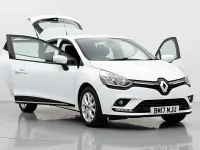 Used Renault Clio Dynamique 75 HP (55 kW) 2017 White Hatchback