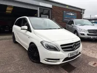 Usado Mercedes B180 109 HP (80 kW) 2012 Branco Monovolume
