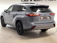 Used Toyota Highlander Premium 2023 Silver SUV