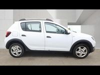 Used Dacia Sandero Ambiance 90 HP (66 kW) 2014 White Hatchback