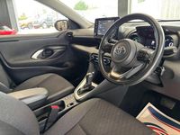 Used Toyota Yaris Design 116 HP (85 kW) 2022 White Hatchback