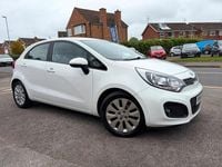 Used Kia Rio 107 HP (78 kW) 2014 White Hatchback