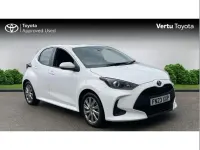 Used Toyota Yaris 113 HP (83 kW) 2023 White Hatchback