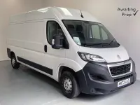 Gebraucht Peugeot Boxer Premium 140 PS (102 kW) 2023 Weiß Van