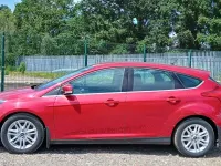 Used Ford Focus Zetec 125 HP (91 kW) 2013 Red Hatchback