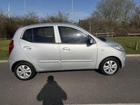 Used Hyundai i10 Active 85 HP (62 kW) 2012 Silver Hatchback