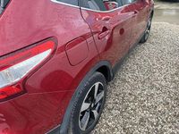Used Nissan Qashqai N-TEC 110 HP (80 kW) 2016 Red SUV