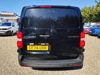 Begagnad Citroën Dispatch 120 HK (88 kW) 2024 Svart Minibuss