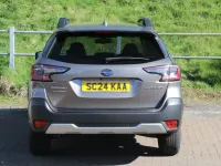 Begagnad Subaru Outback 2024 Guld Kombi