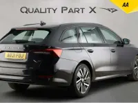 Usado Skoda Octavia SE Technology 2021 Negro Familiar