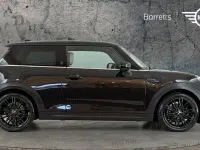 Usado Mini Cooper Exclusive 134 CV (98 kW) 2023 Negro Utilitario